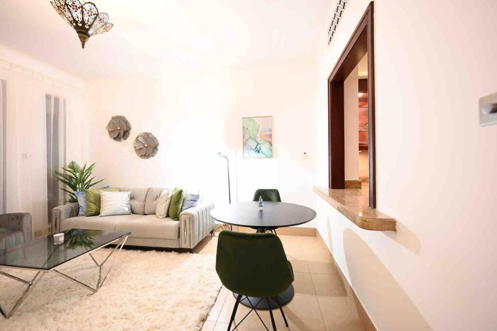 Brand New Furniture . Close To Dubai Mall. Bagian luar foto