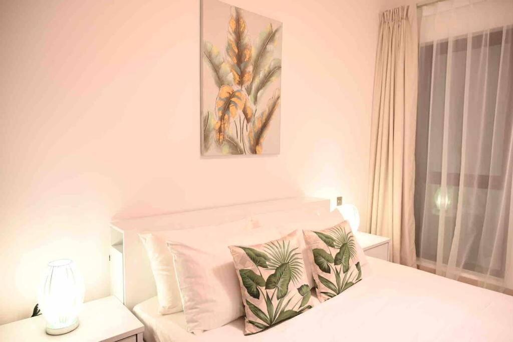 Brand New Furniture . Close To Dubai Mall. Bagian luar foto