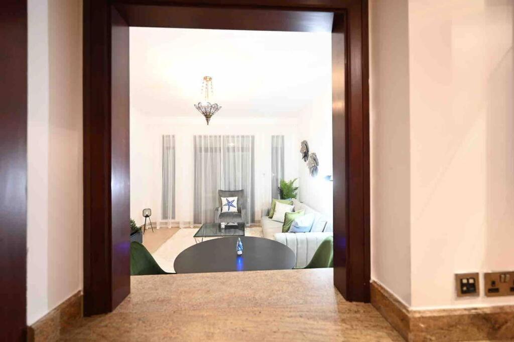 Brand New Furniture . Close To Dubai Mall. Bagian luar foto