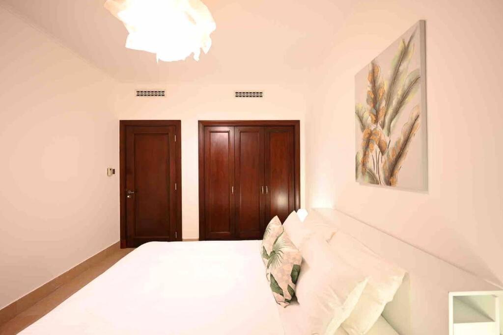 Brand New Furniture . Close To Dubai Mall. Bagian luar foto
