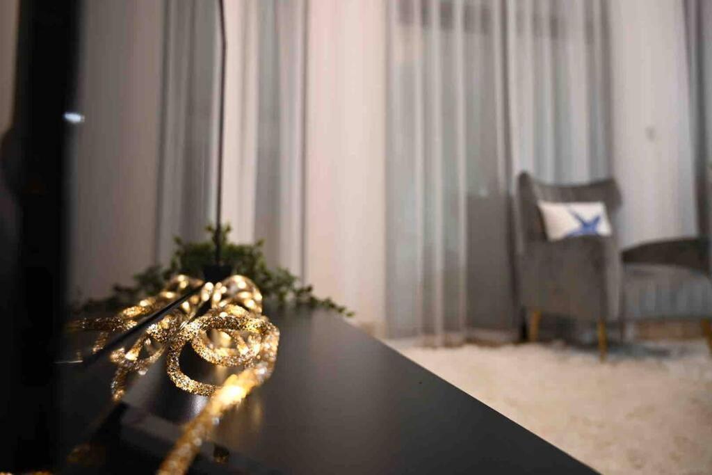 Brand New Furniture . Close To Dubai Mall. Bagian luar foto