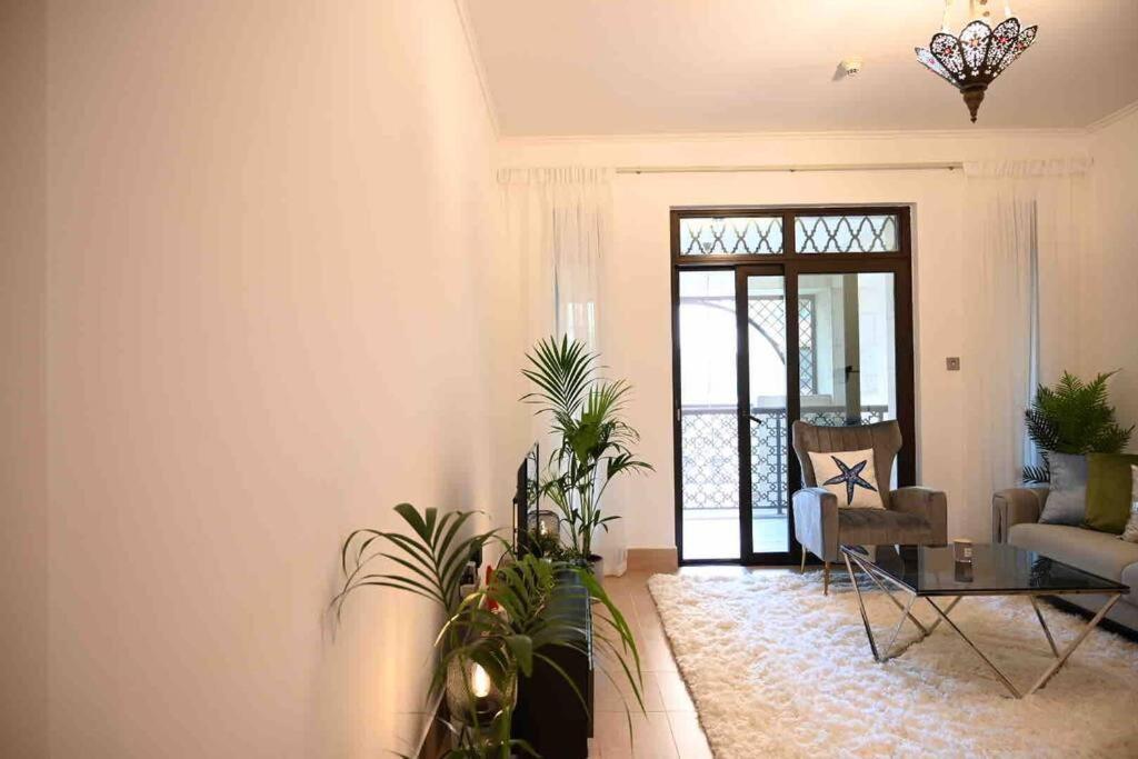 Brand New Furniture . Close To Dubai Mall. Bagian luar foto