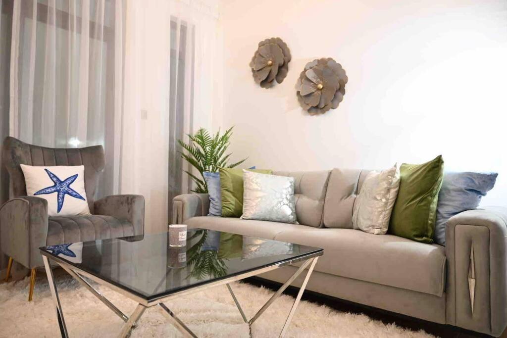 Brand New Furniture . Close To Dubai Mall. Bagian luar foto
