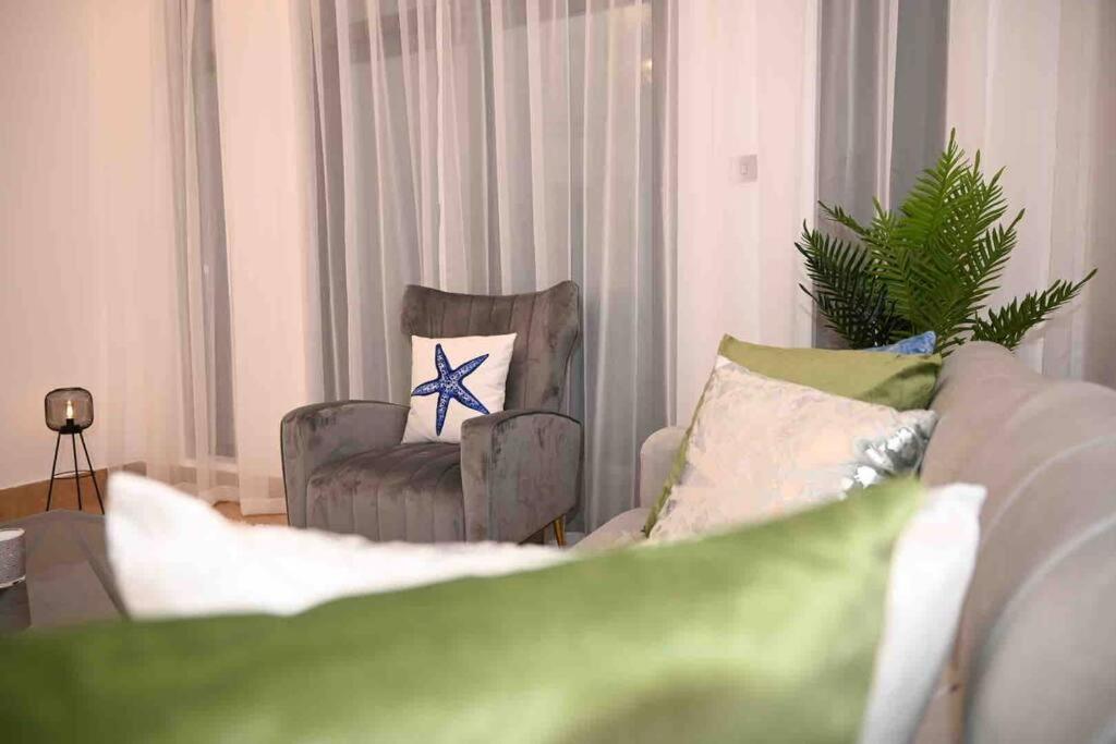 Brand New Furniture . Close To Dubai Mall. Bagian luar foto