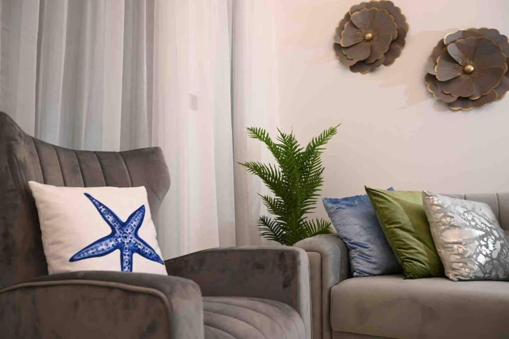 Brand New Furniture . Close To Dubai Mall. Bagian luar foto
