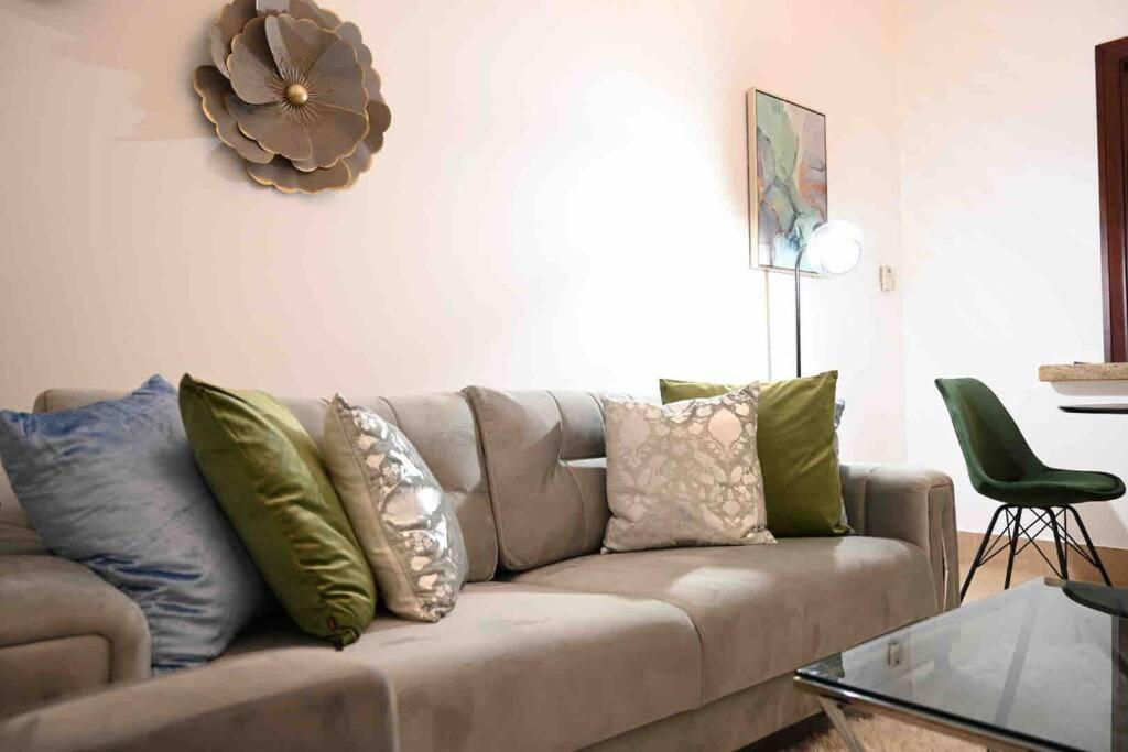 Brand New Furniture . Close To Dubai Mall. Bagian luar foto