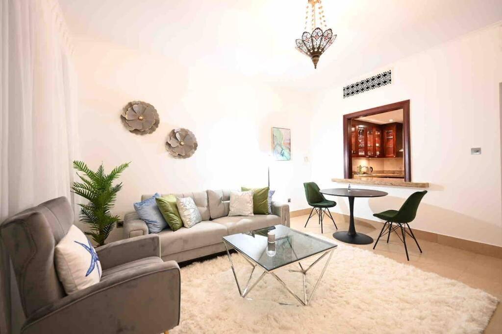 Brand New Furniture . Close To Dubai Mall. Bagian luar foto