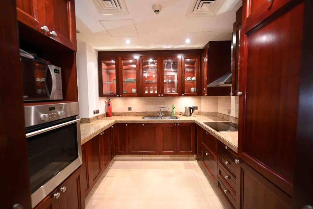 Brand New Furniture . Close To Dubai Mall. Bagian luar foto