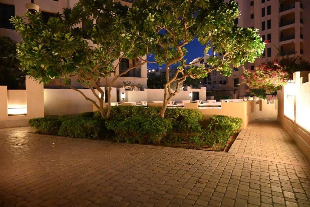 Brand New Furniture . Close To Dubai Mall. Bagian luar foto