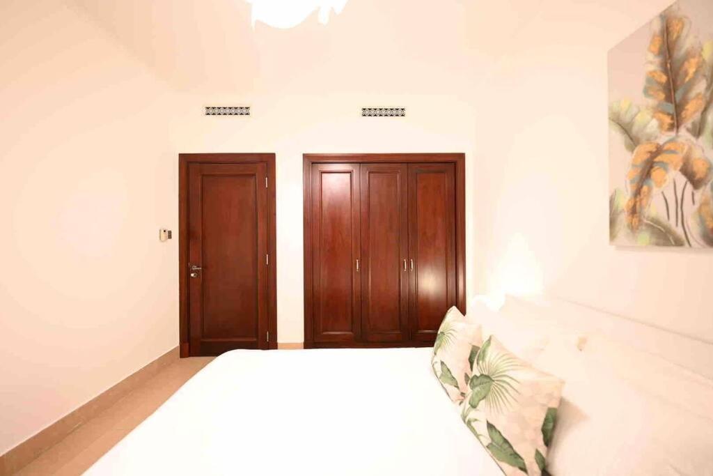 Brand New Furniture . Close To Dubai Mall. Bagian luar foto